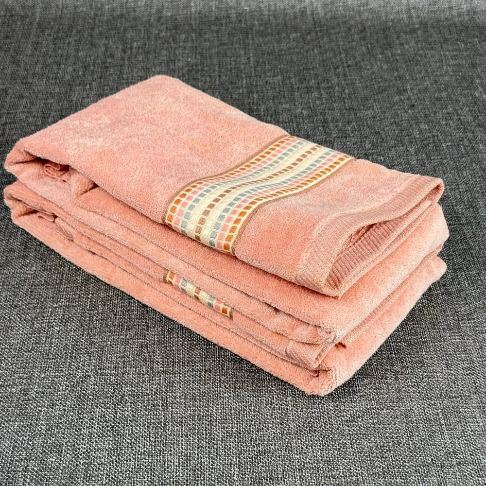 Ames Vintage Hand Towels Set of 2 Pink Geometric Border Cotton Blend